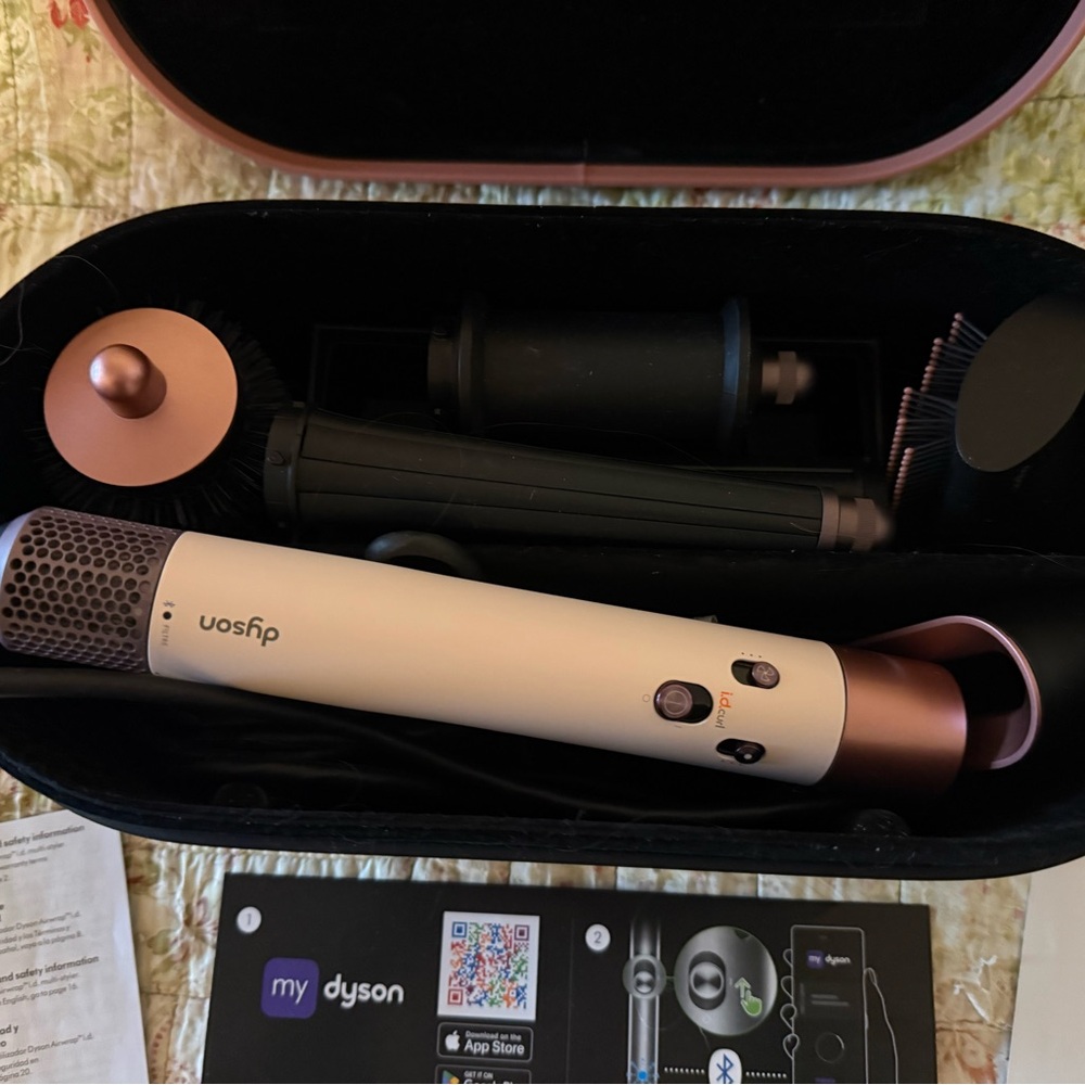 Dyson Black and Pink Hair Styling Case - Picture 4 of 7